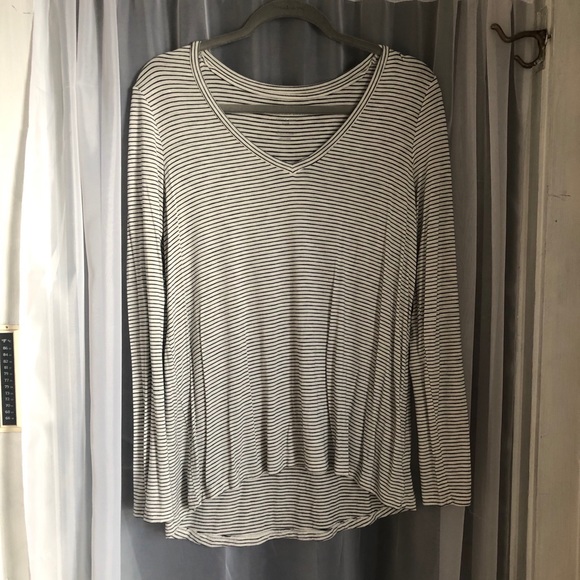 American Eagle Soft and Sexy long sleeve - Picture 1 of 3